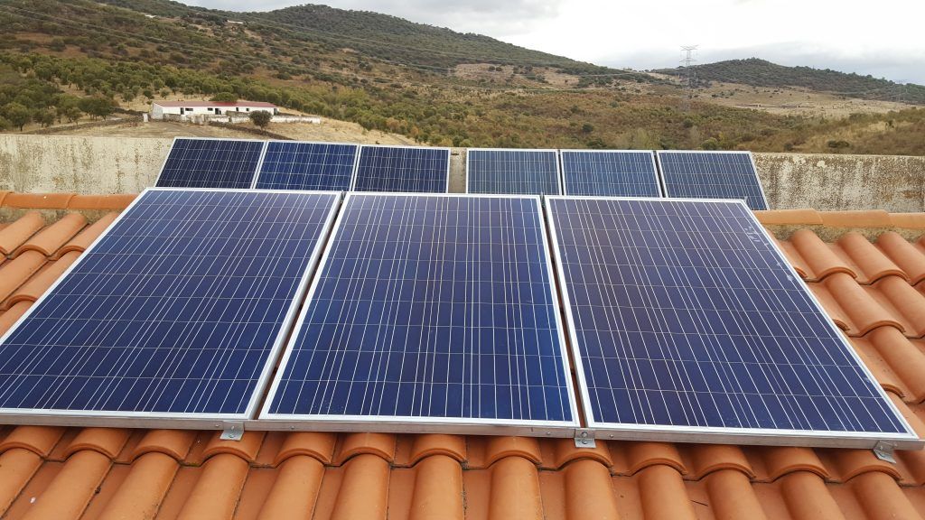 Ampliación Instalación Fotovoltaica Casa Rural Burguillos del Cerro