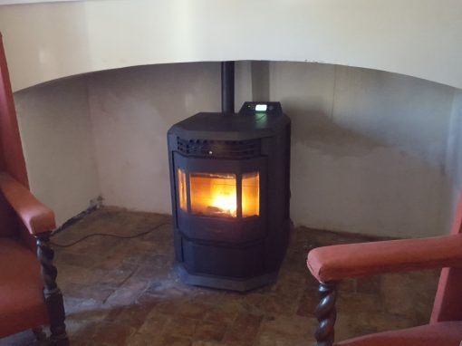 Instalación Estufa Pellets Casa Rural Jerez de los Caballeros