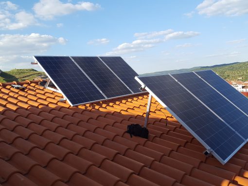Instalación Fotovoltaica Aislada en Salvaleón