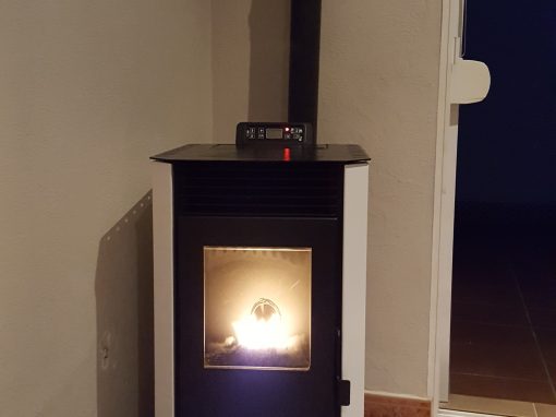 Instalación de estufa de pellets de 9 kW en Fregenal de la Sierra