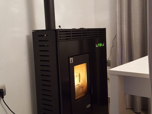 Instalación de Estufa de Pellets de Pasillo 11 kW en Barcarrota