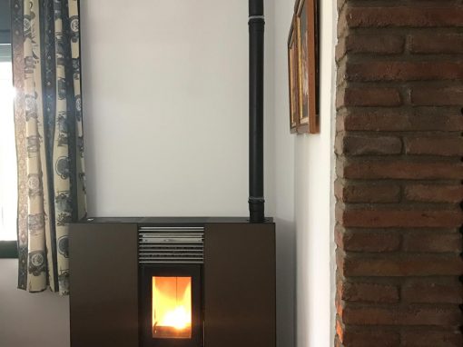 Instalación Estufa de pellets de pasillo Phoenix en Jerez de los Caballeros