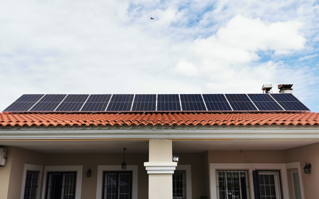 Instalación Fotovoltaica de Autoconsumo con Acumulacion en Valle de Santa Ana