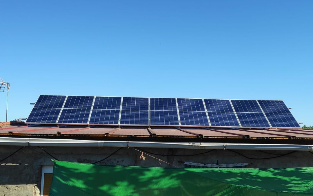 Instalación fotovoltaica aislada en Burguillos del Cerro